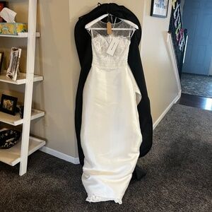 Rosa Clara Norma Wedding Dress NEW with tags. Optional San Gabriel veil included
